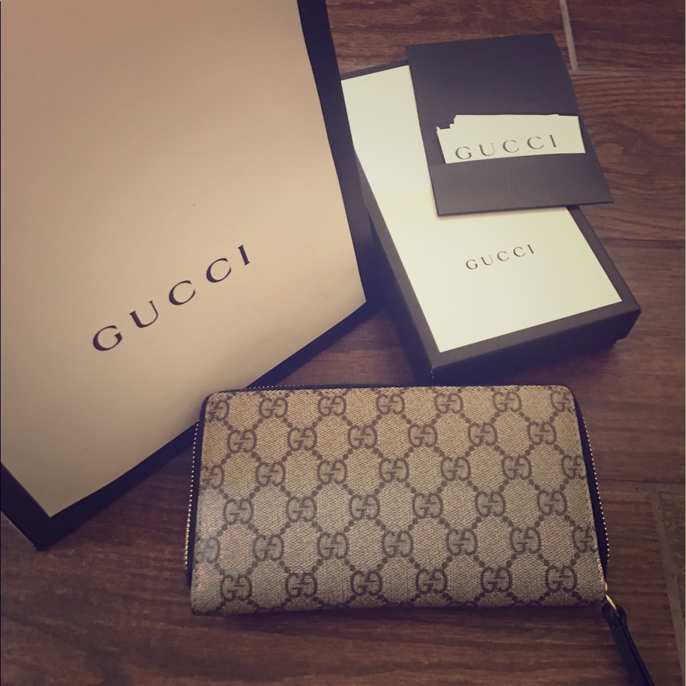 GUCCI Canvas FULL size Wallet